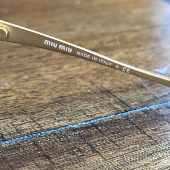 Miu Miu sunglasses and the case - Picture 5 of 6